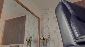 Recent Screenshot of  _dollargirl_