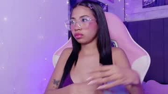 aida_mom