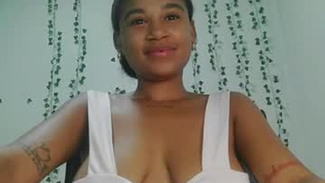 akemy_saunderss