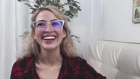 لقطة شاشة حديثة لـ april_freckles