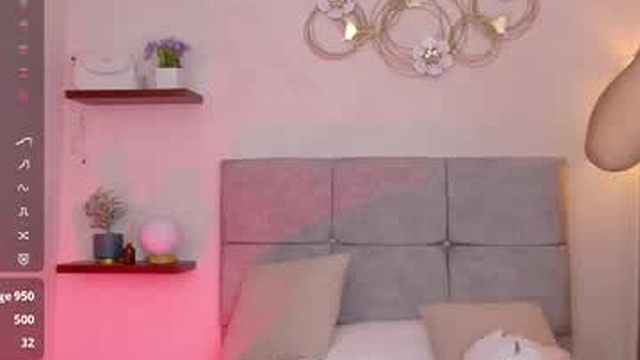 ari_lovely18