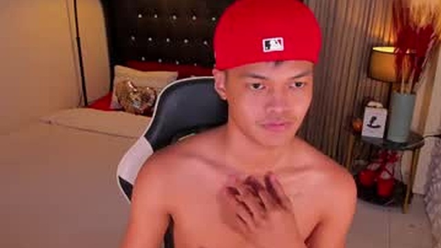 asianhugescott