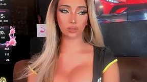 Recent Screenshot of  attractive_goddess_isla