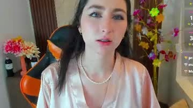 ayla_min