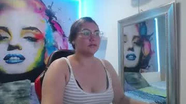chloe_peach19