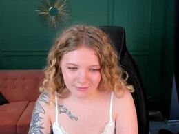 curlylizzie's Profile Pic