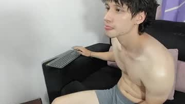 daniel_hot_11