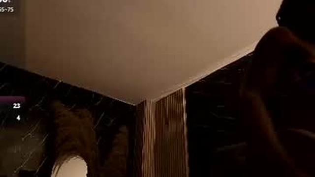 ebony_petitee