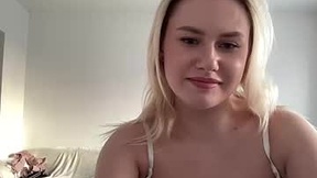 Recent Screenshot of  elaraluxxxe