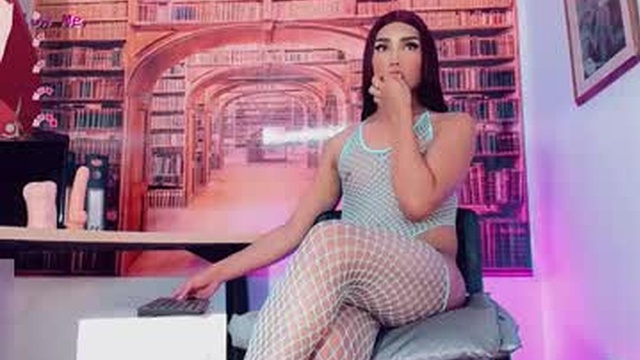 emeli_roushot