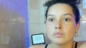 Recent Screenshot of  frecklescurls