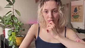 हाल ही का स्ट्रीनिॉट holydori