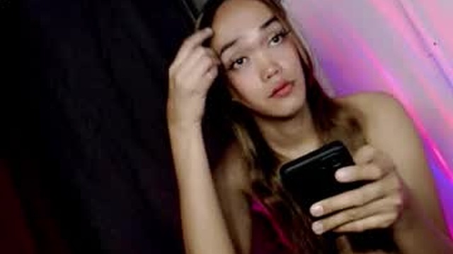 hot_moma69