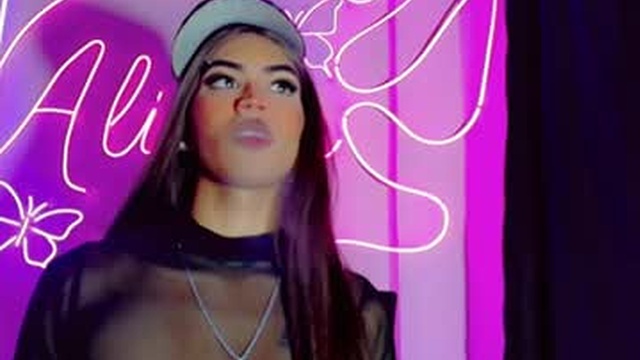 isis_hot_22