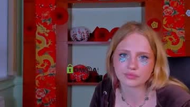 laura_dark_