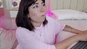 لقطة شاشة حديثة لـ littlennina