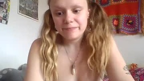 Recent Screenshot of  lucylovesflowers