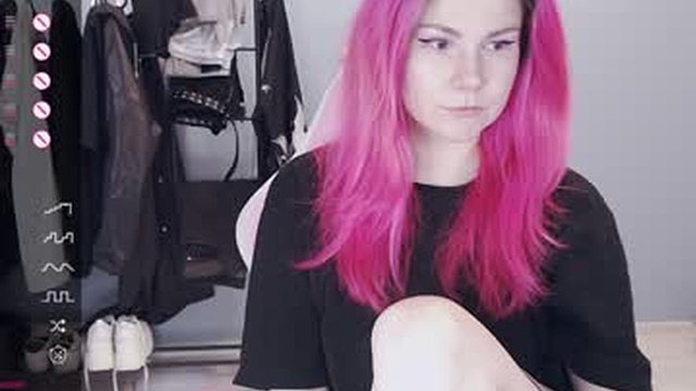 makelovenotwarbitchess