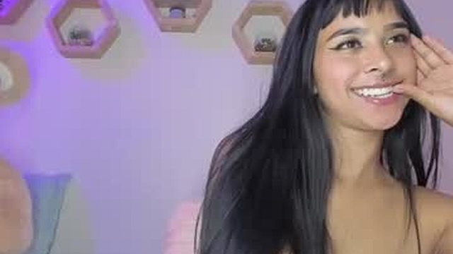 mencia_sharmaa