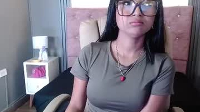mia_hoot01