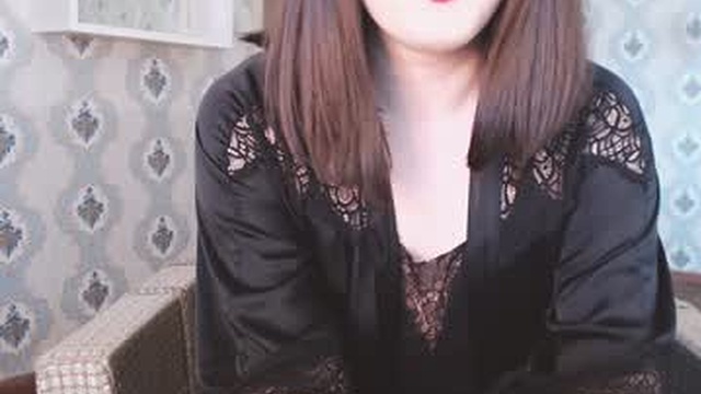 mia_wallase