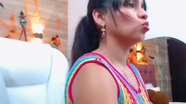 miabrunette23