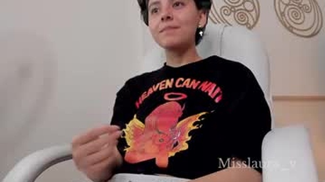 misslaura_v
