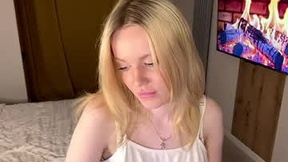 Recent Screenshot of  moonavellle_