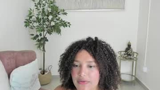 nelia_rose