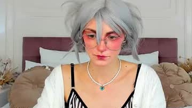 nicoleeyves