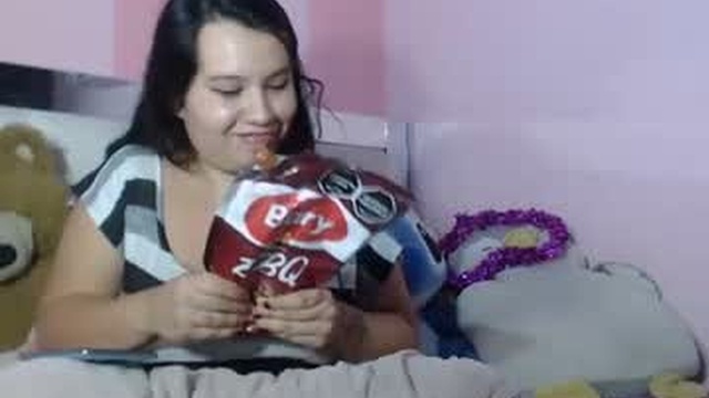 ninakisslovee