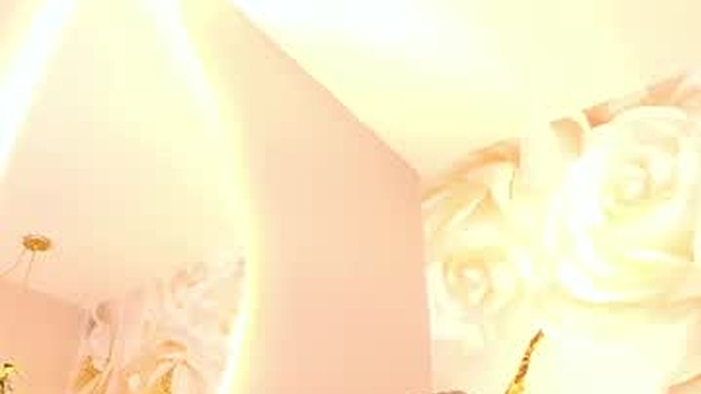 nylaroyale_cr