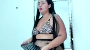 Recent Screenshot of  queen_curvy01