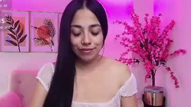 sara__strawberry