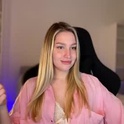 shy_bee's Profile Picture