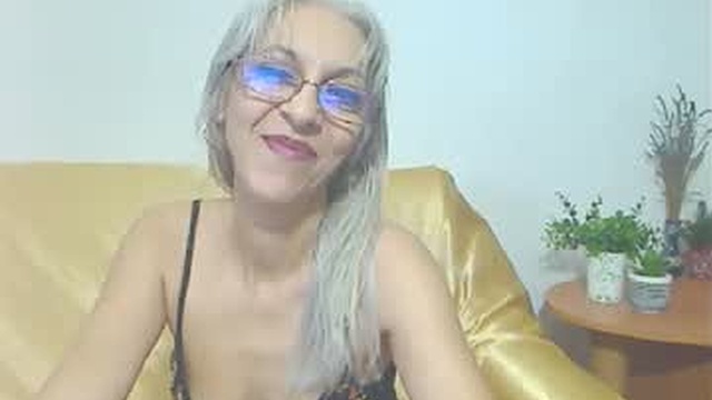 siminafoxx4u