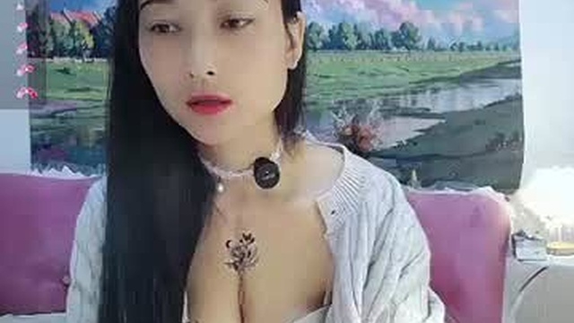 sunbathingwithkiki