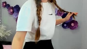 Recent Screenshot of  tiny_girl_18