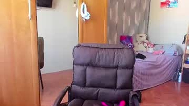 tiny_kiss