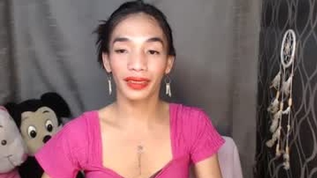 uncut_queen