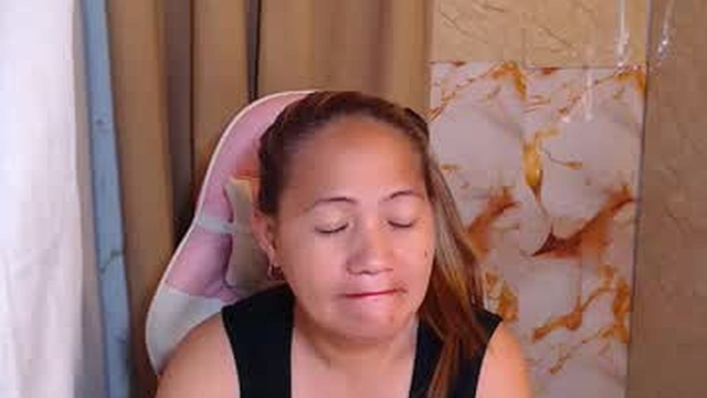 urhotmomzoey