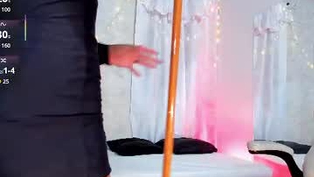 valerie_curls