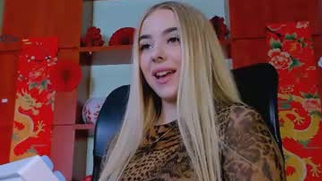 vanessa_creamy