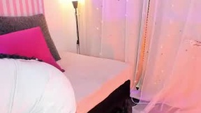 Recent Screenshot of  youramara_doll