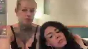 Recent Screenshot of  yourfavelesbians